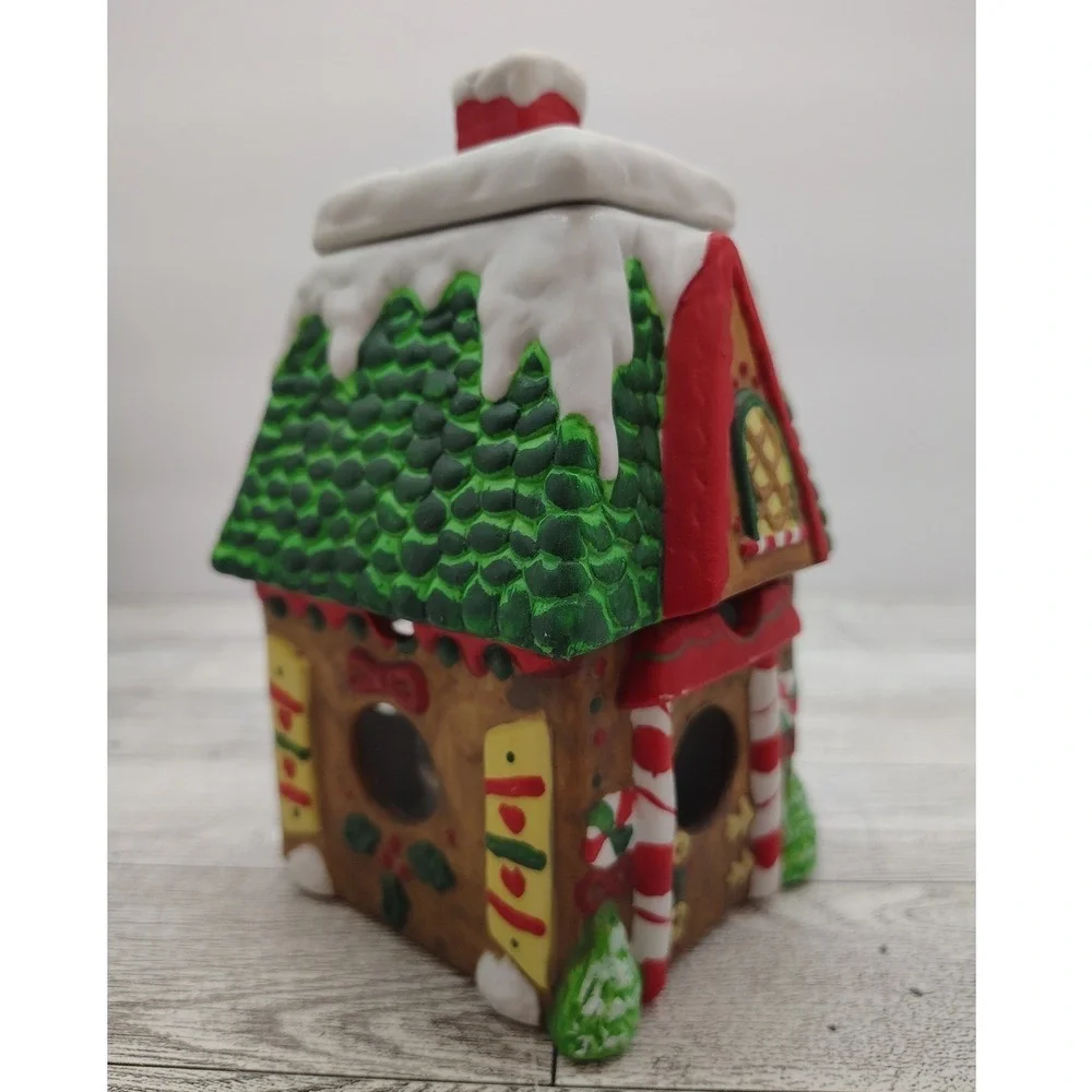 Potpourri Designs gingerbread house